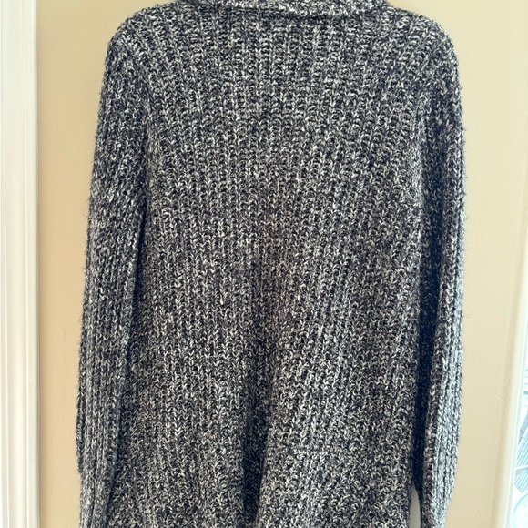 Cozy cardigan. Size M. - Picture 3 of 3